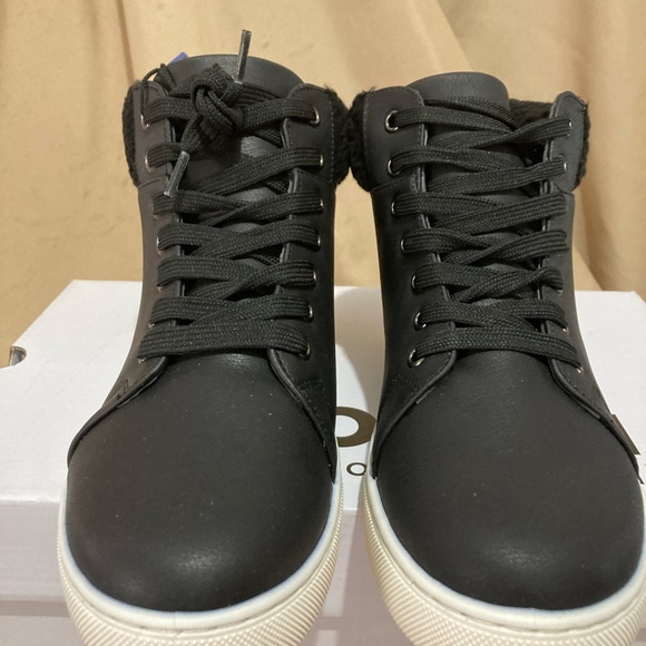NWT Sonoma Goods For Life® Kinsleyy Women's Faux-Fur High Top Sneakers Size 6 - Picture 7 of 12